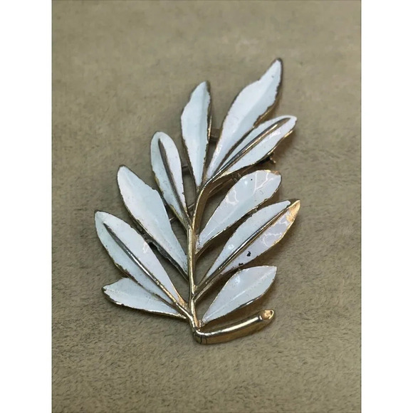 Trifari Jewelry - Vintage Signed Crown TRIFARI White Enamel Leaf Feather Pin Brooch 2.5"